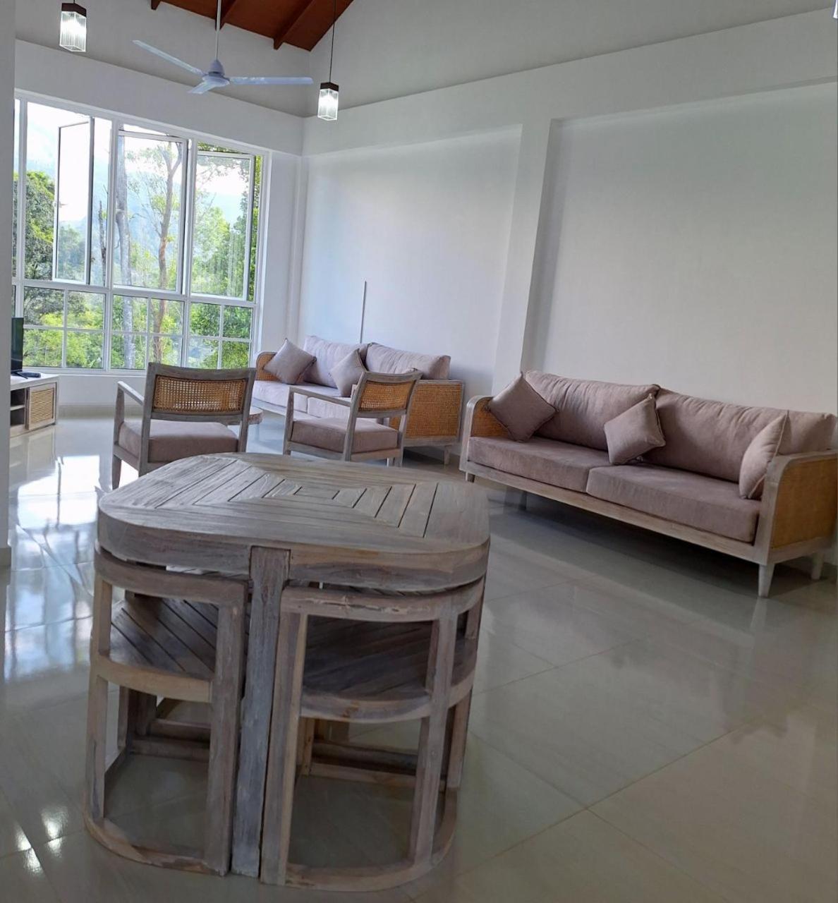 Ouna Guest house *
