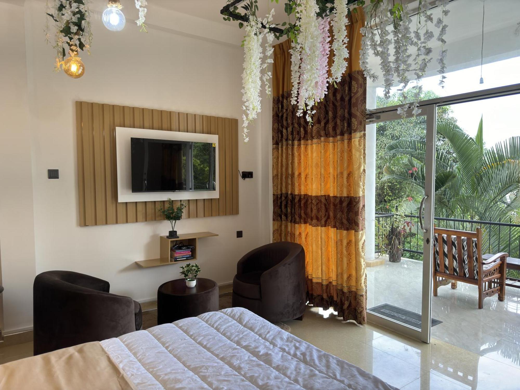 Homes Guest - *