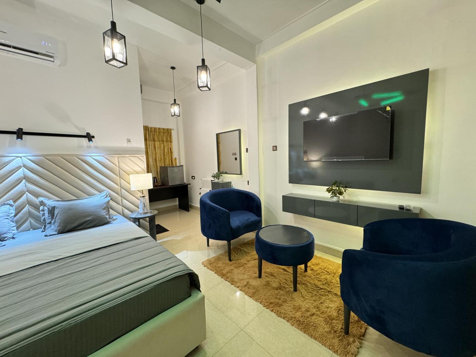 Homes Guest - *
