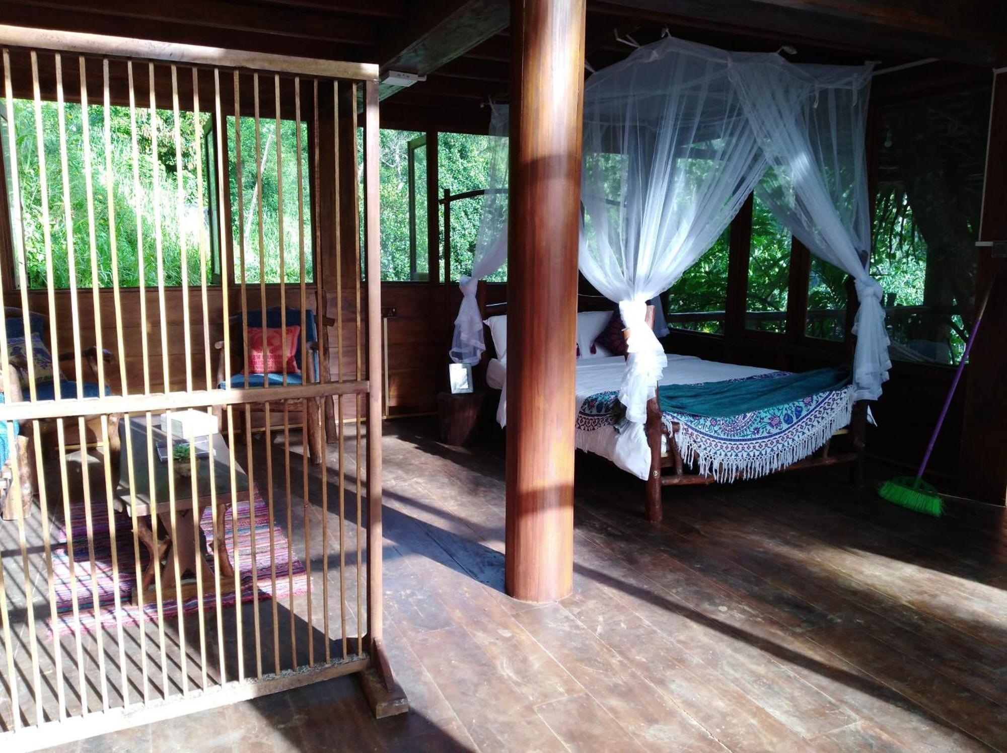 Guest house Treehouse Ella