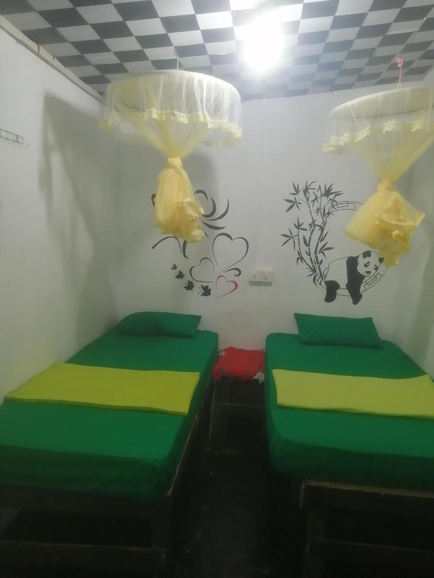Cozy House Hostel *