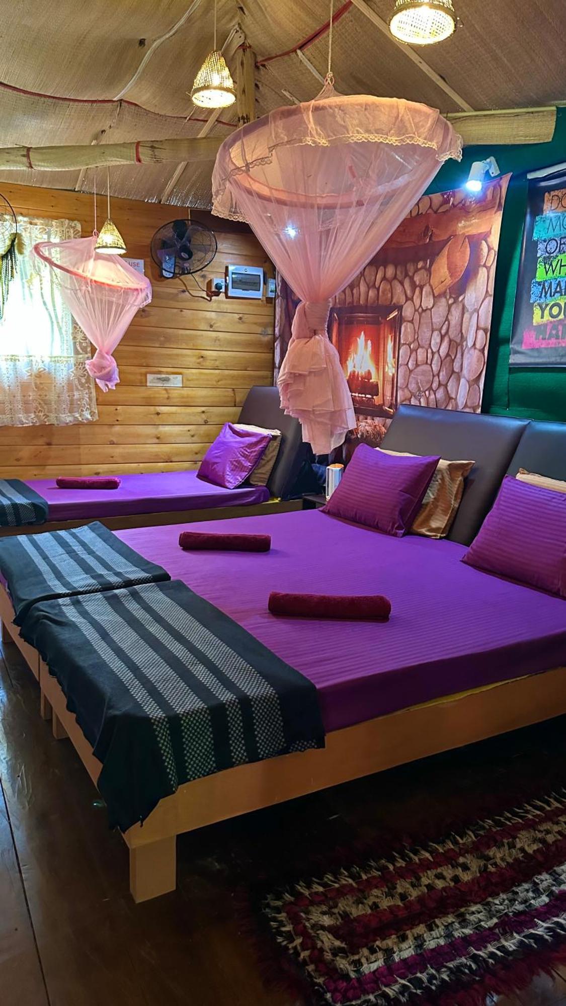 A Lounge And Cafe Hostel *