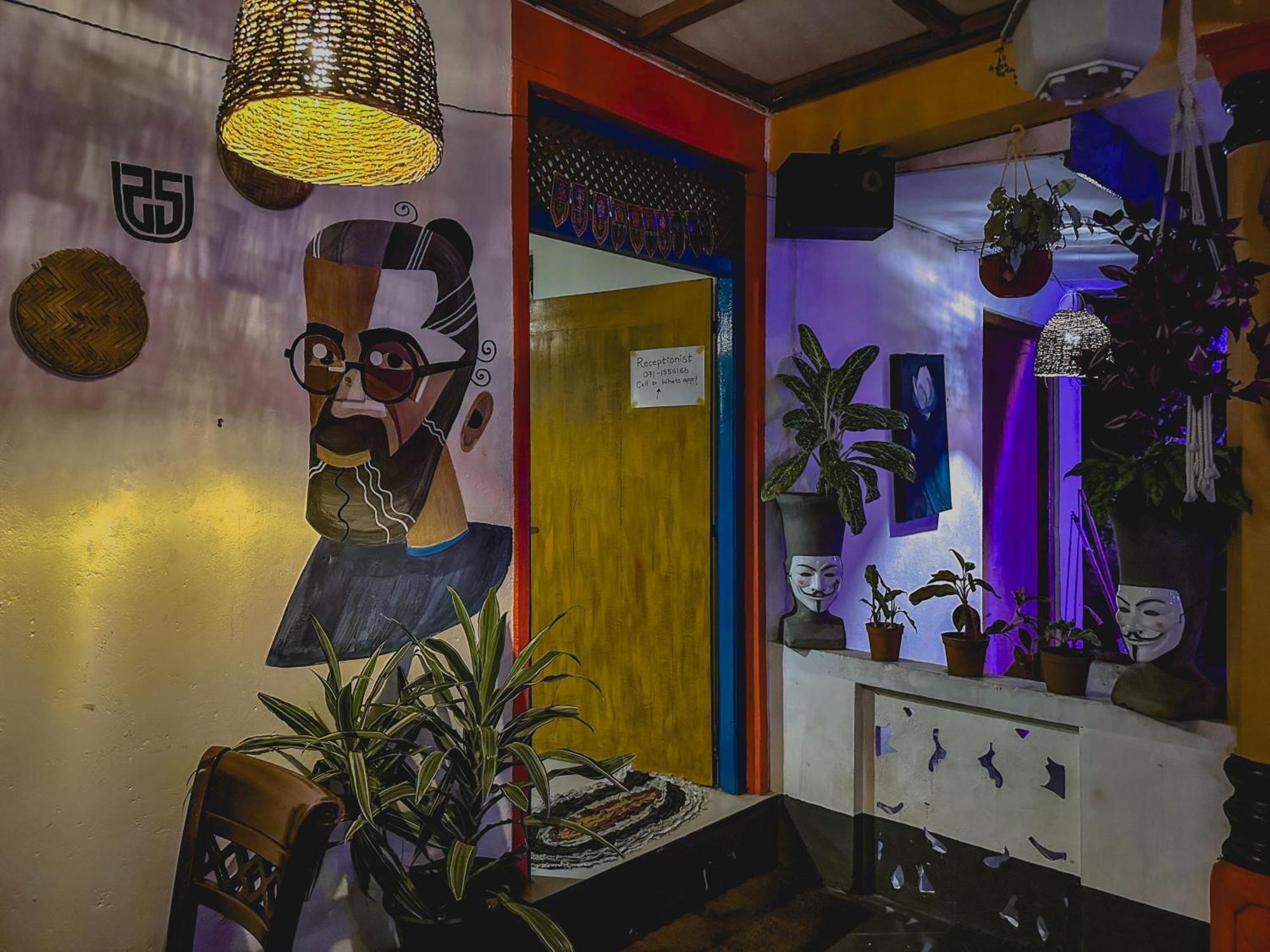 Mad Monkey And Lounge Hostel