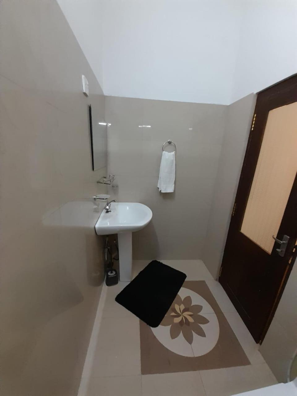 Emerald Mirror Guest Guest house