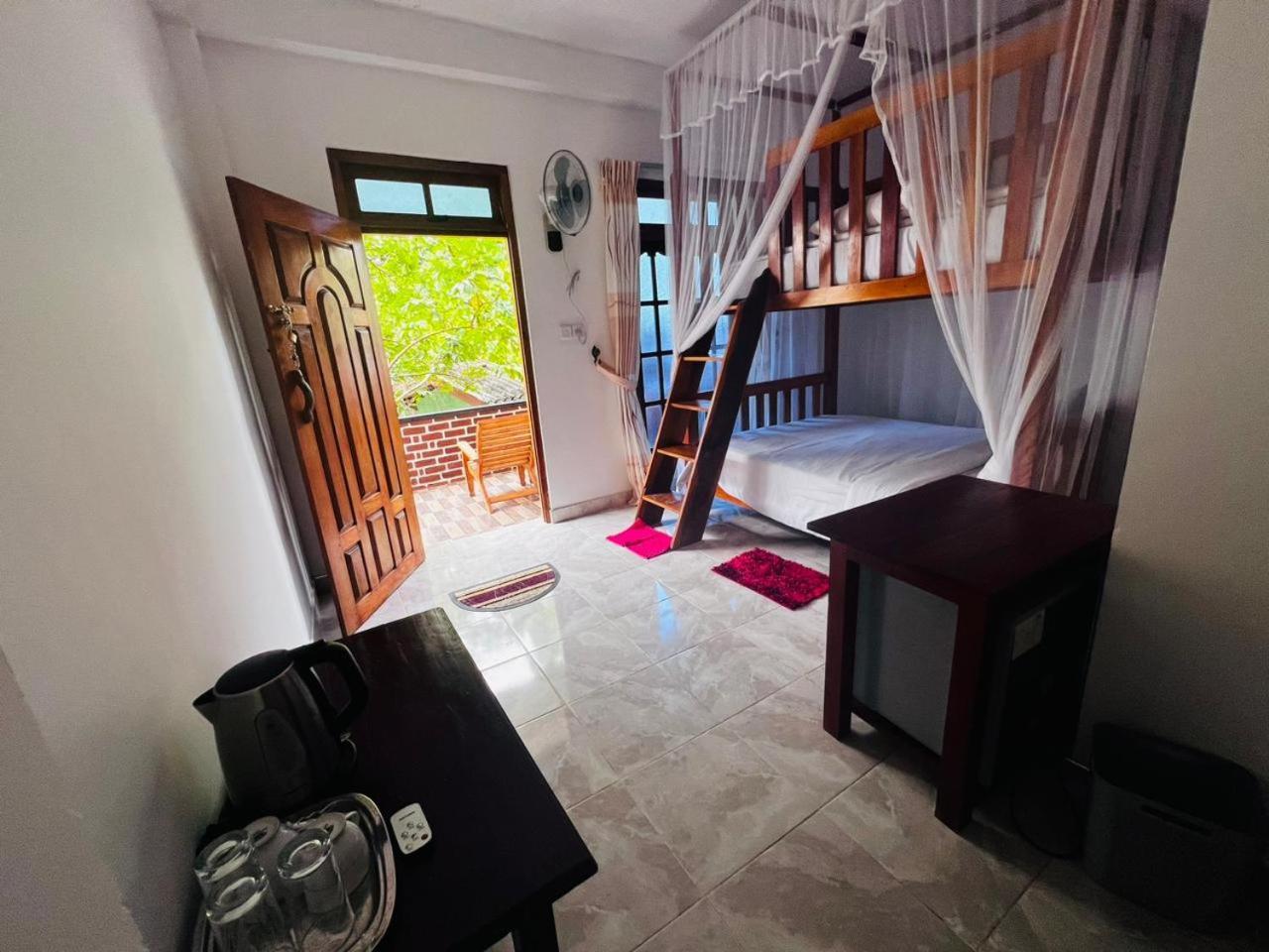 Rest Full Homestay *