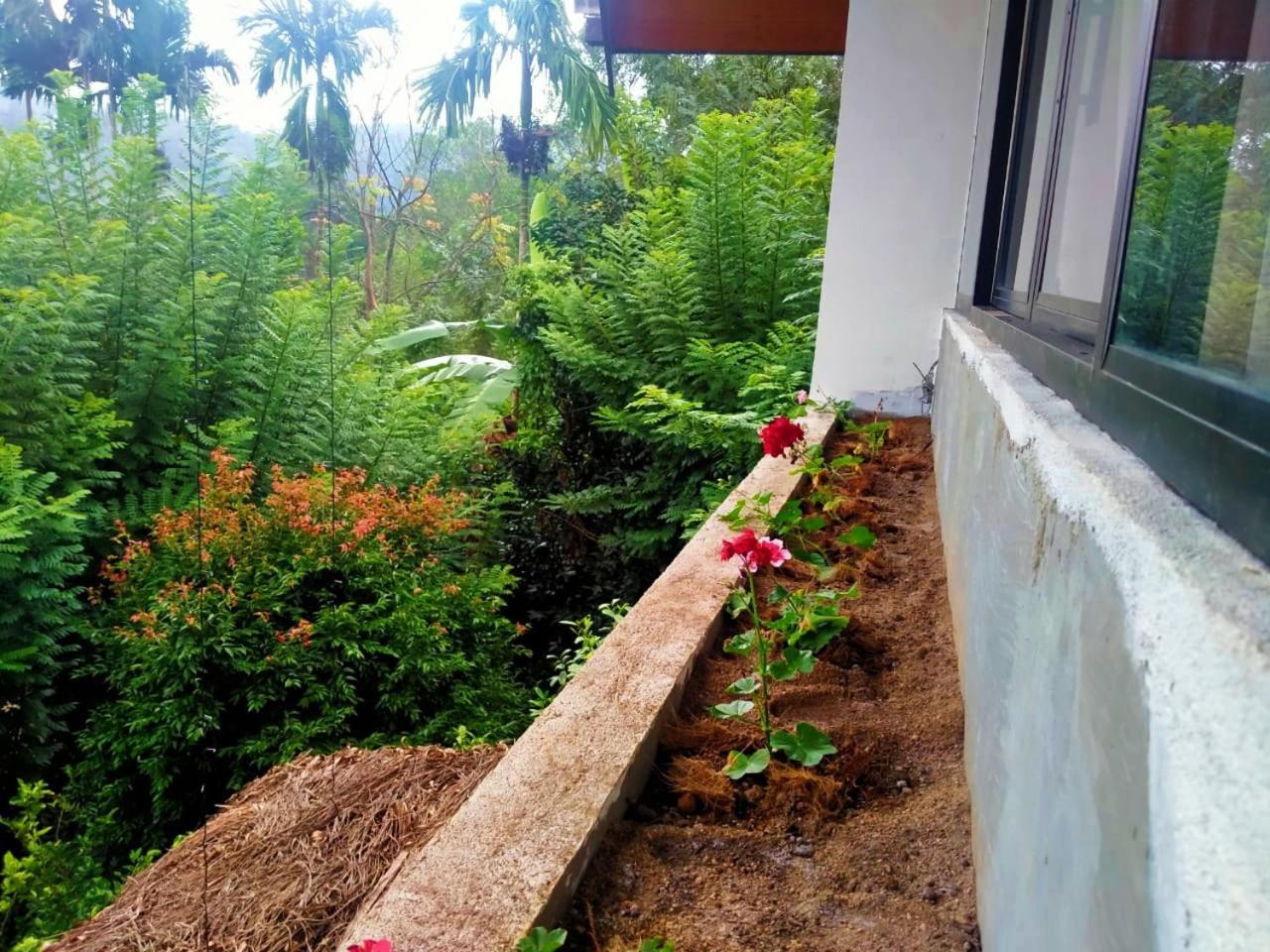 Nine Arch Spice Garden Hotel