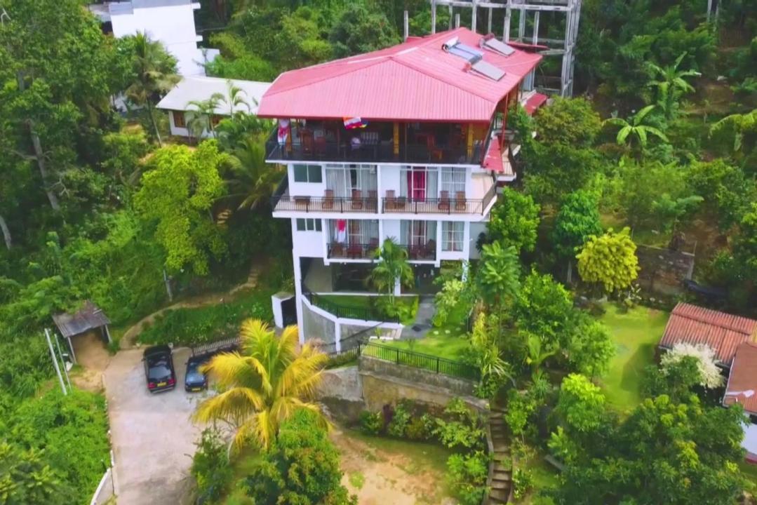 Hotel The Peak Ella