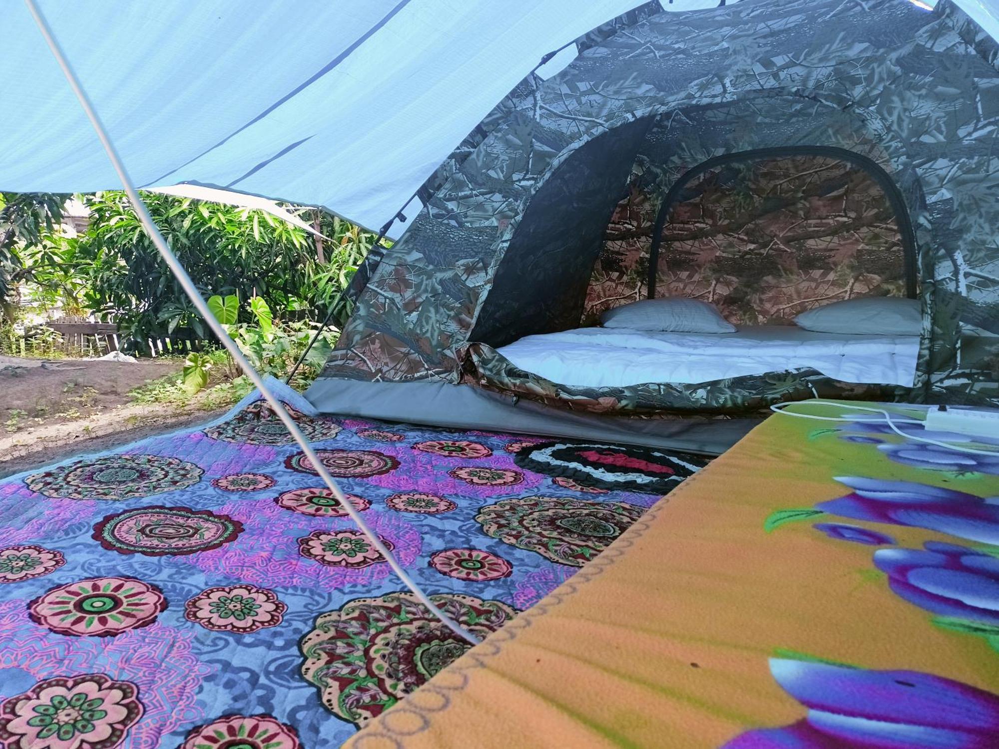 Freedom Camp Luxury tent *