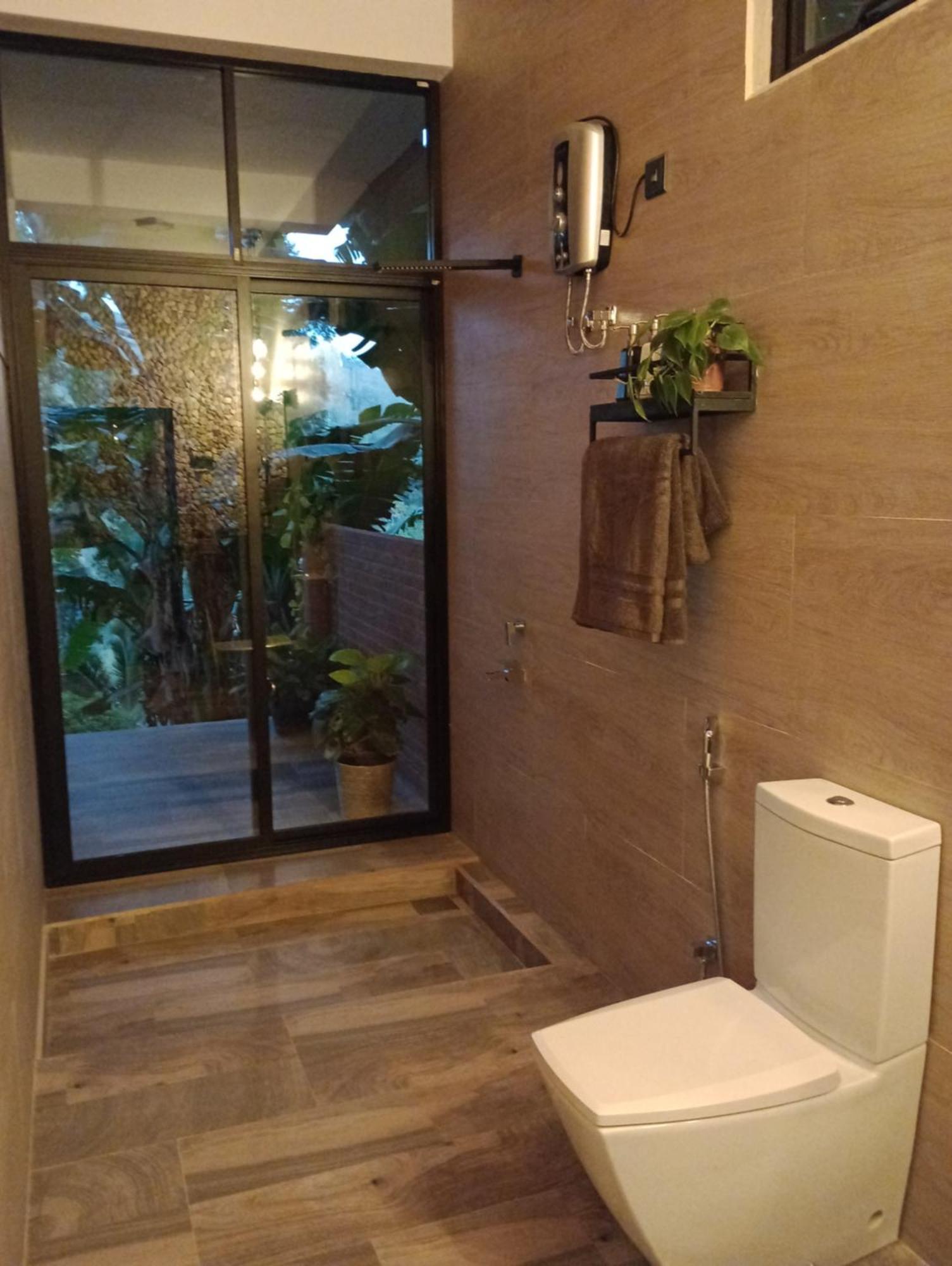 Lush In Guest house *