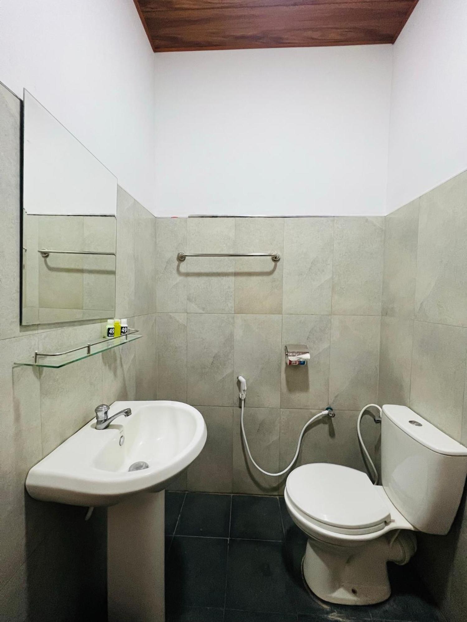 Apartment White *