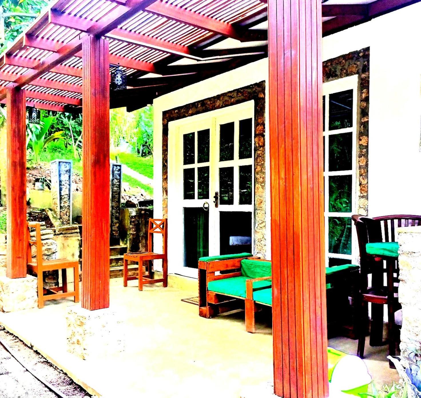 Foret Hostel *