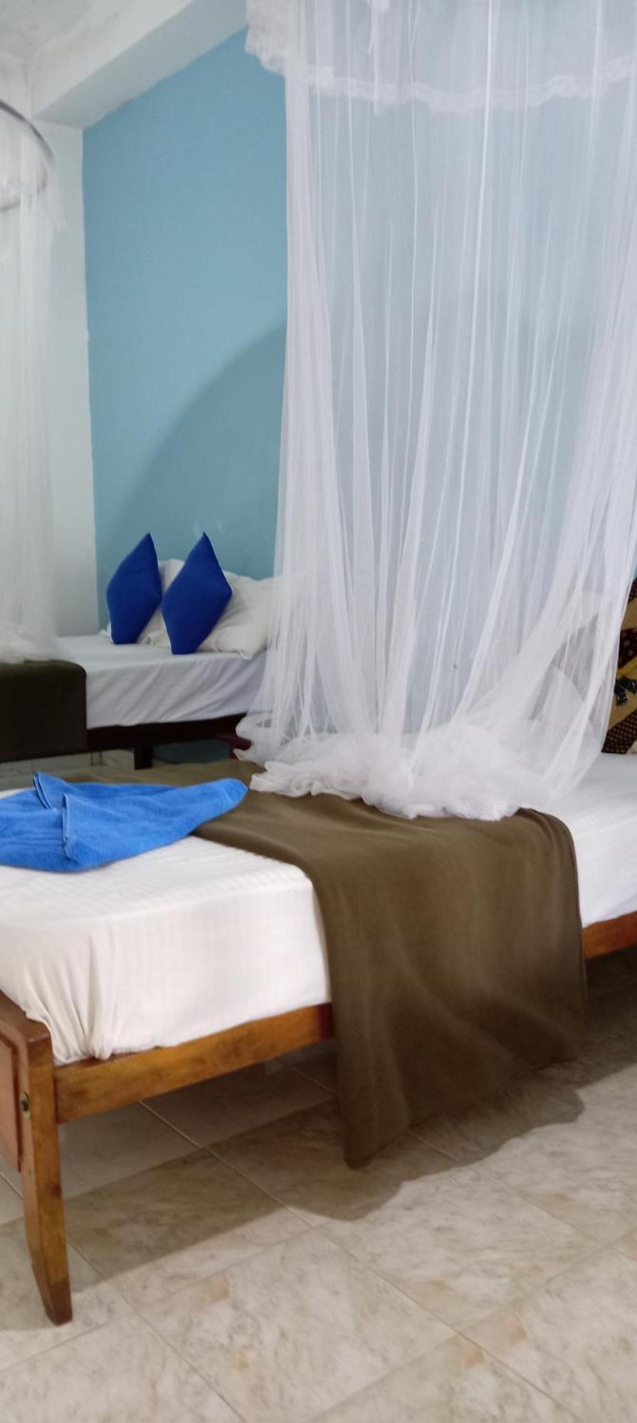 Soorya Guest house *