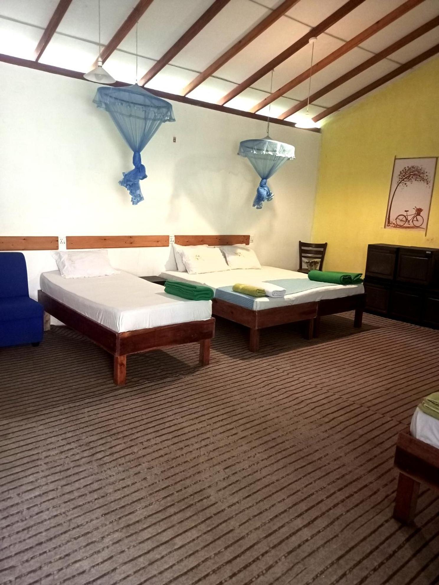 Foret Hostel *