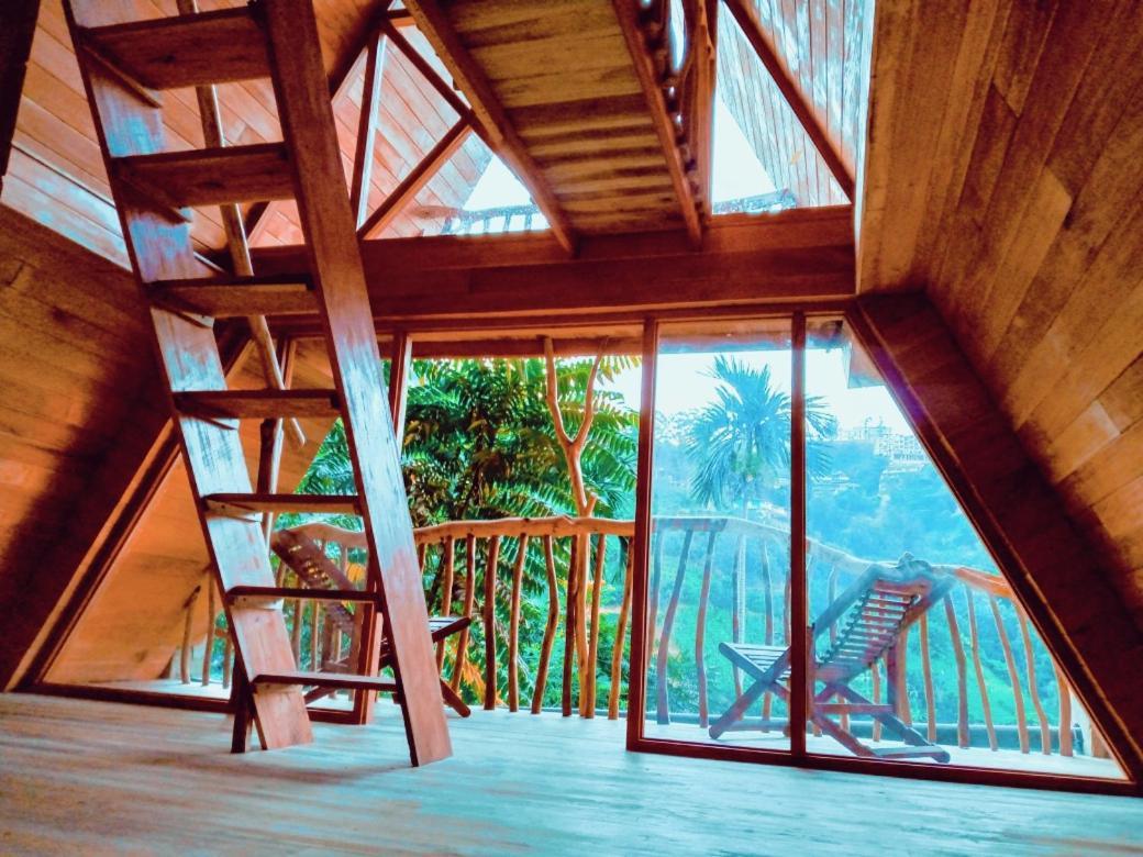 Treehouse *