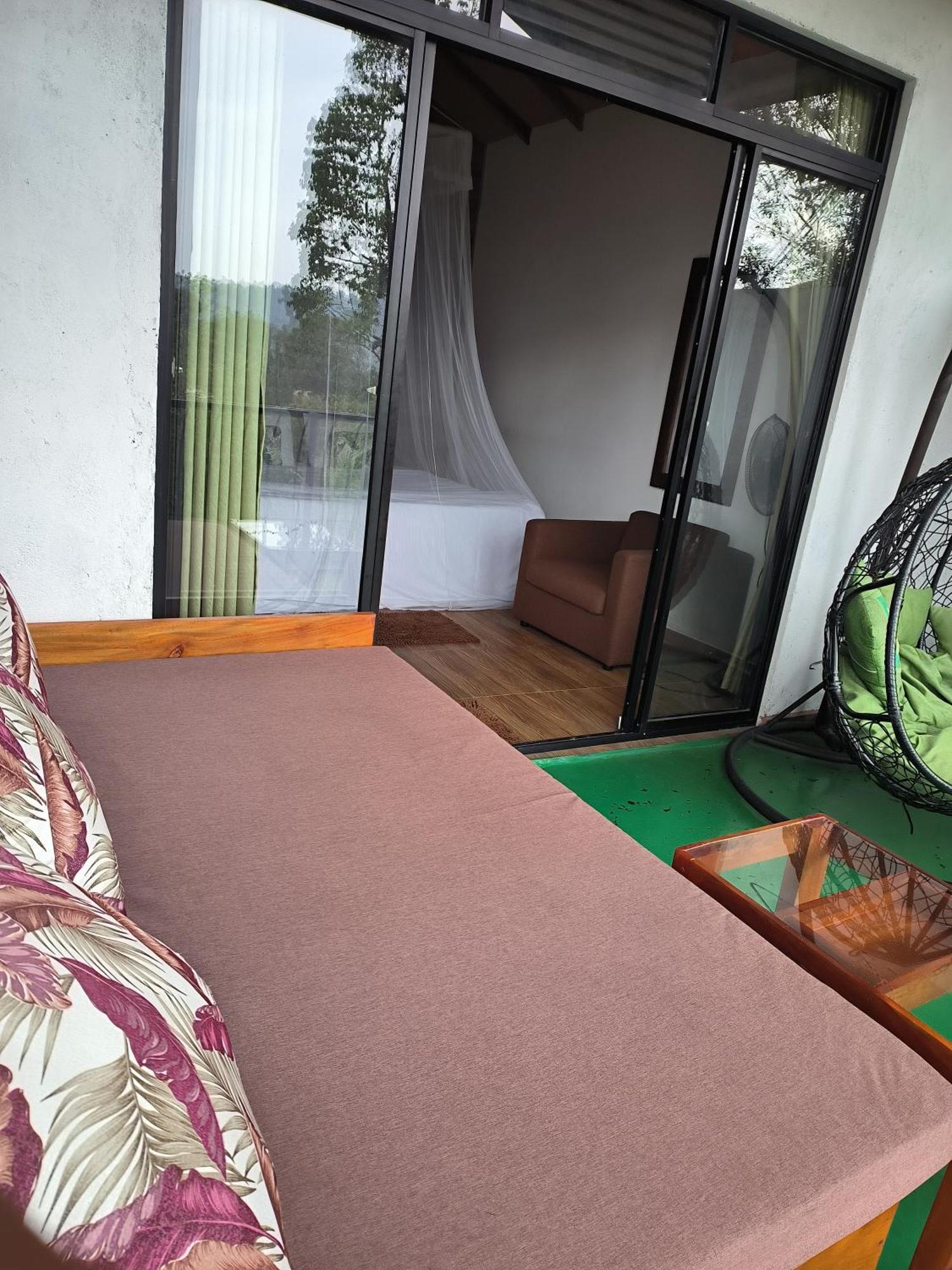 Hotel Slon White Elephant *
