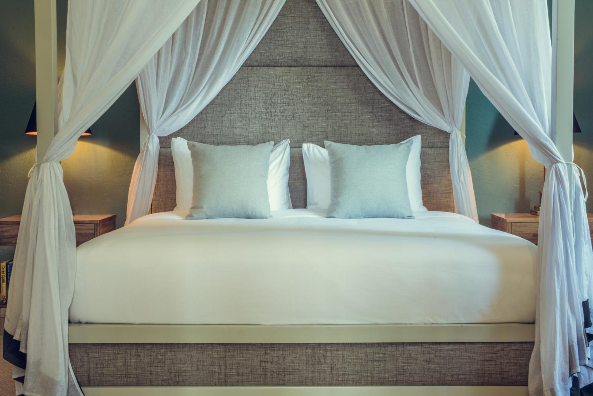 Hotel Nine Skies