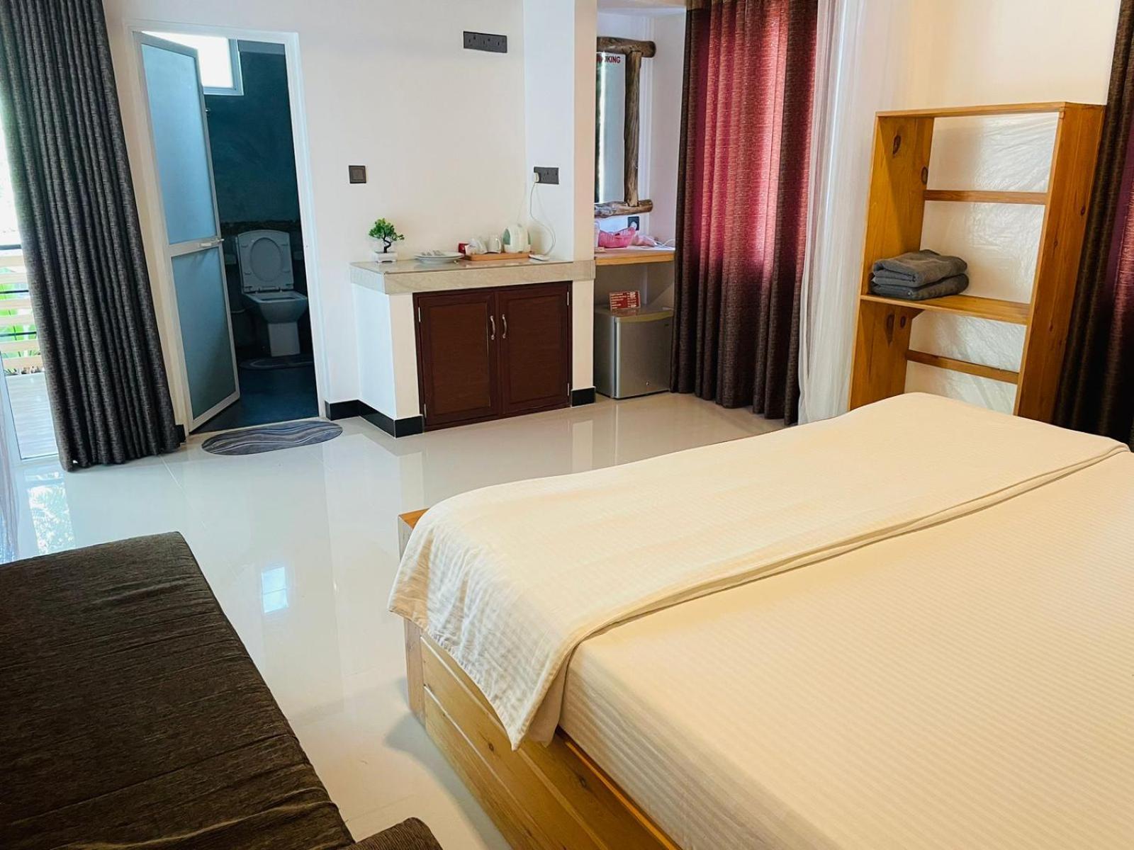 Dhanudi Homestay *