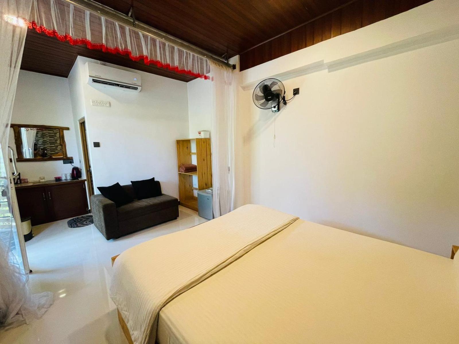 Dhanudi Homestay *