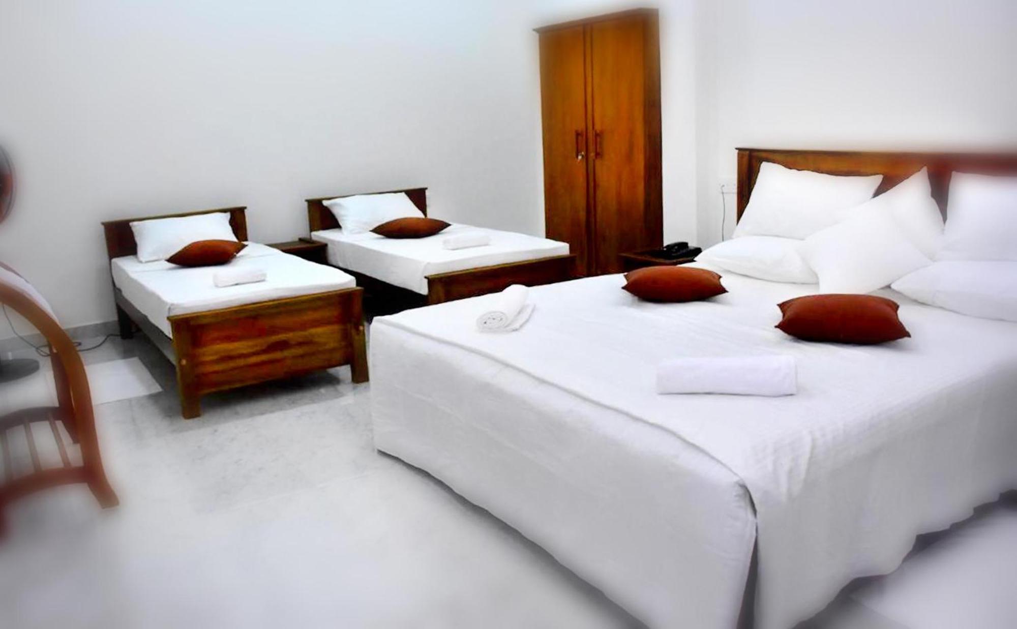 Ella, Nine Arch Hotel 3*