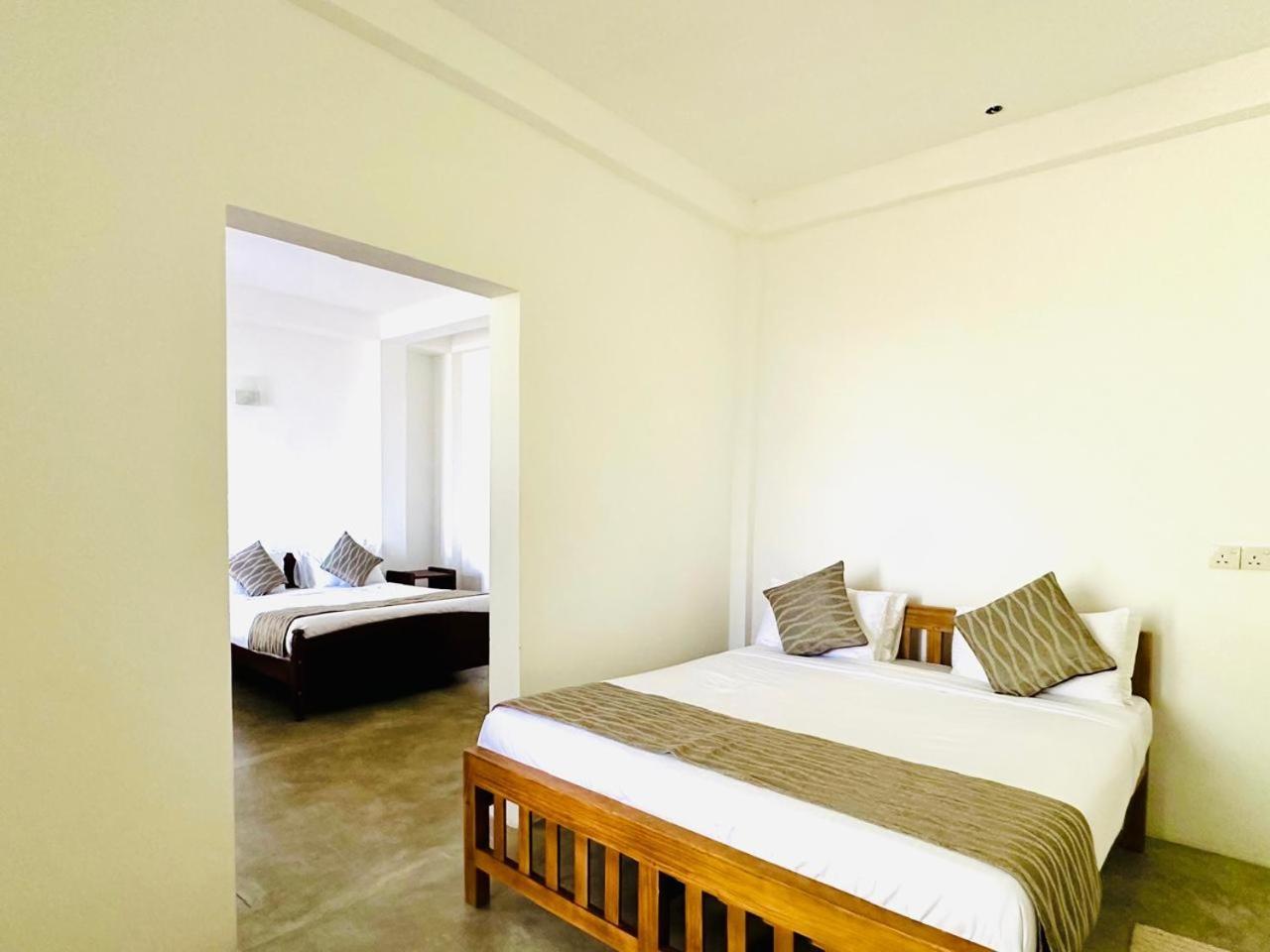 La Riya - 05 Minutes To Town Bed & Breakfast