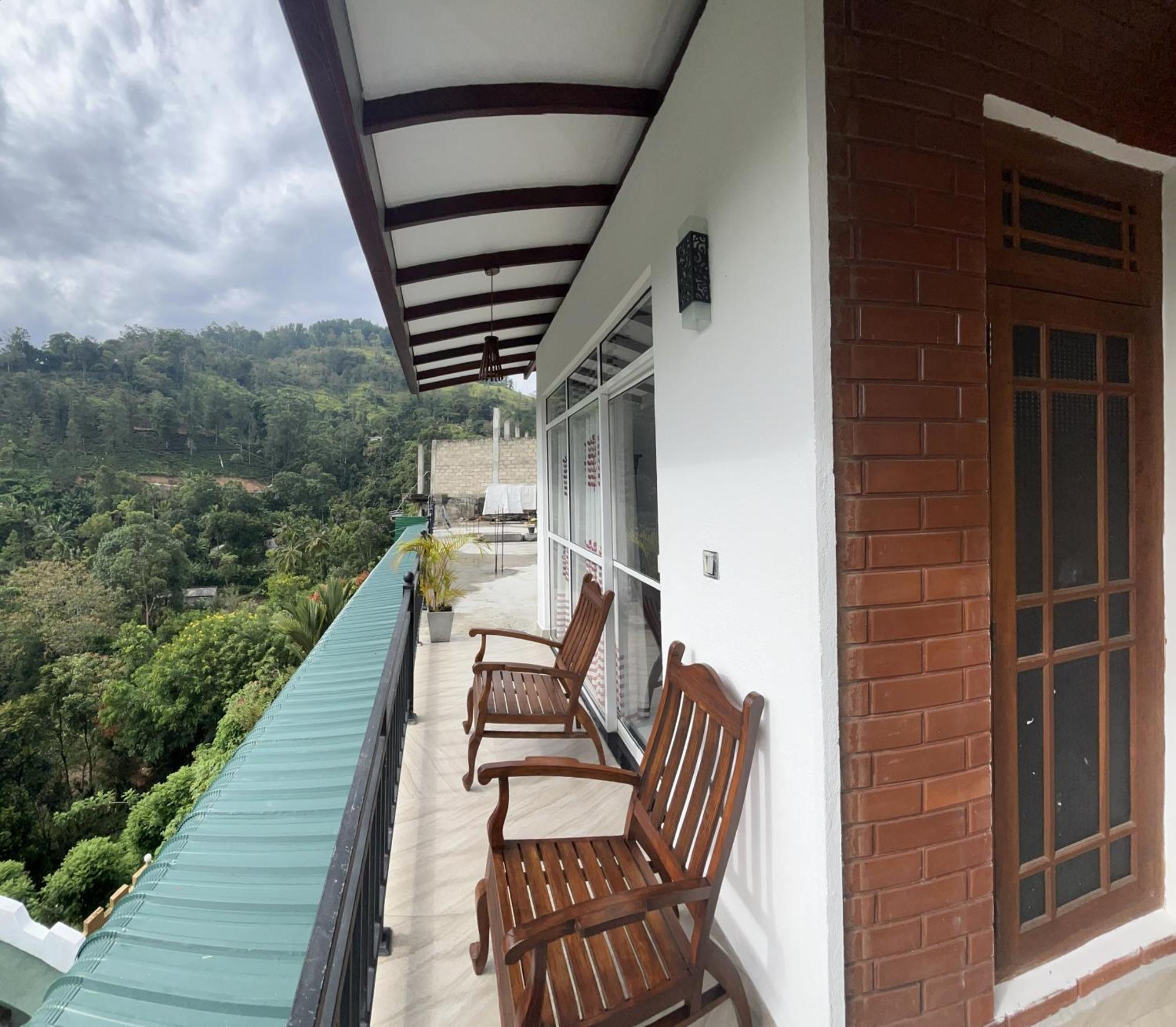 Aura View Homestay *