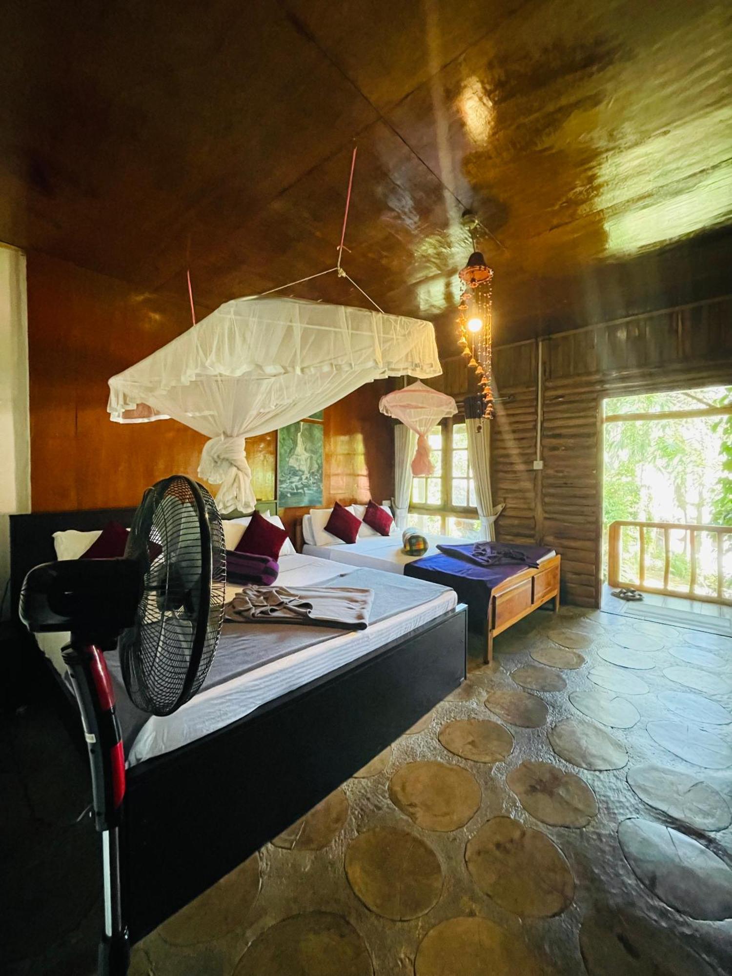 Guest house Little Folly Ella