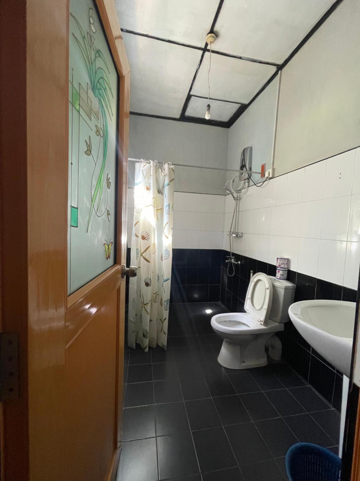 Little Folly Guest house *