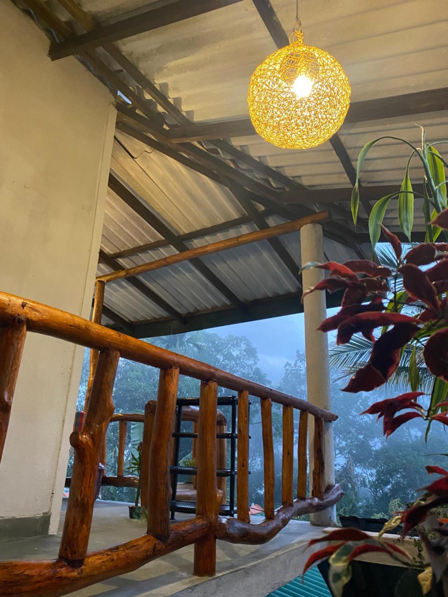 Hotel Cozy Waterfall Road