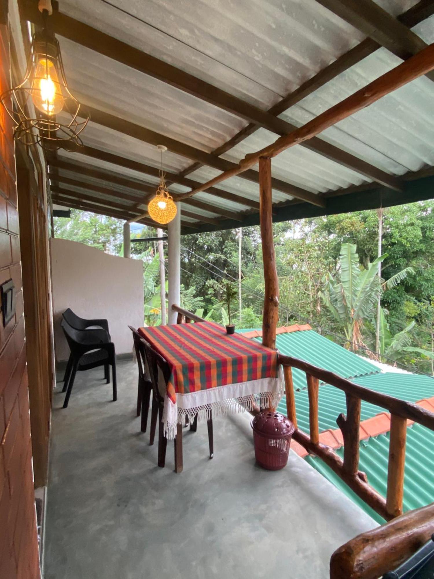 Cozy Waterfall Road Hotel *