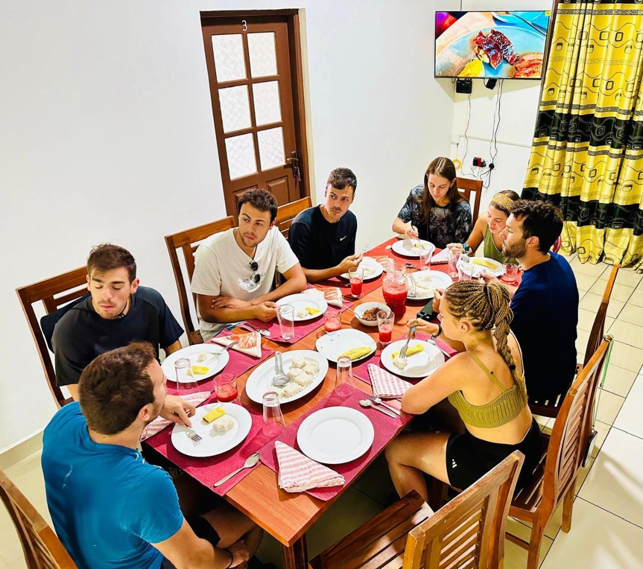 La Riya - 05 Minutes To Town Bed & Breakfast