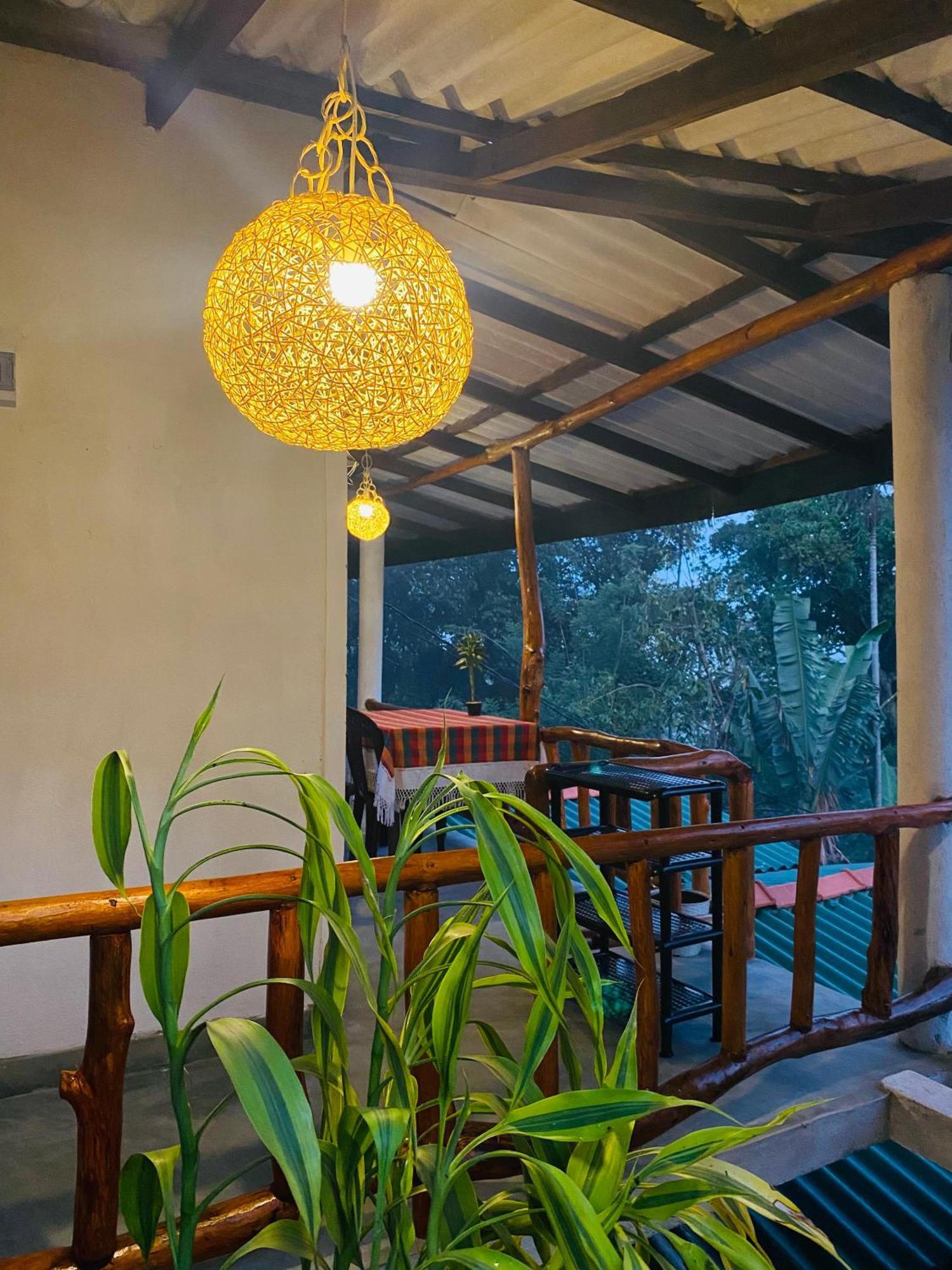 Cozy Waterfall Road Hotel *