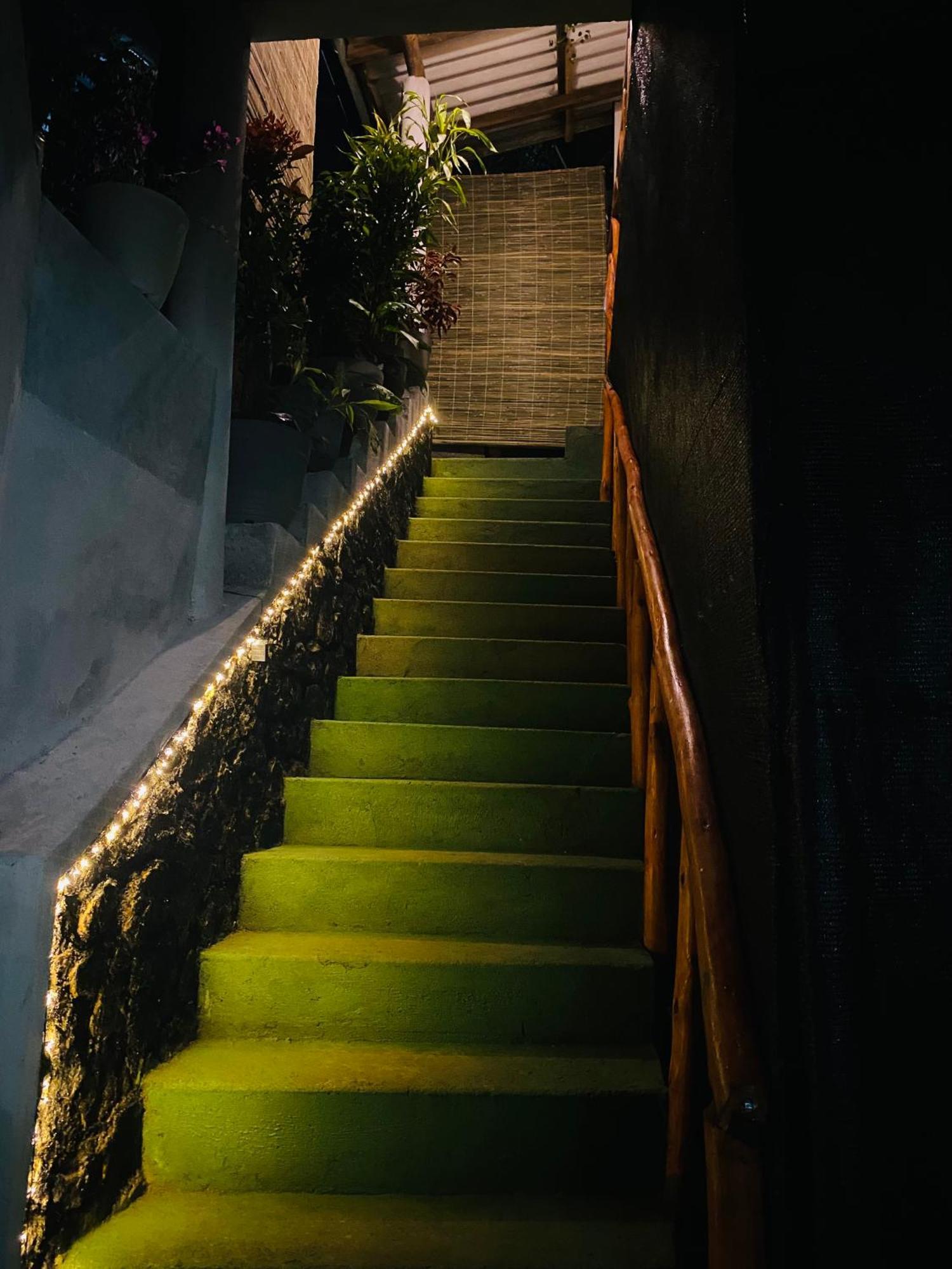 Cozy Waterfall Road Hotel *