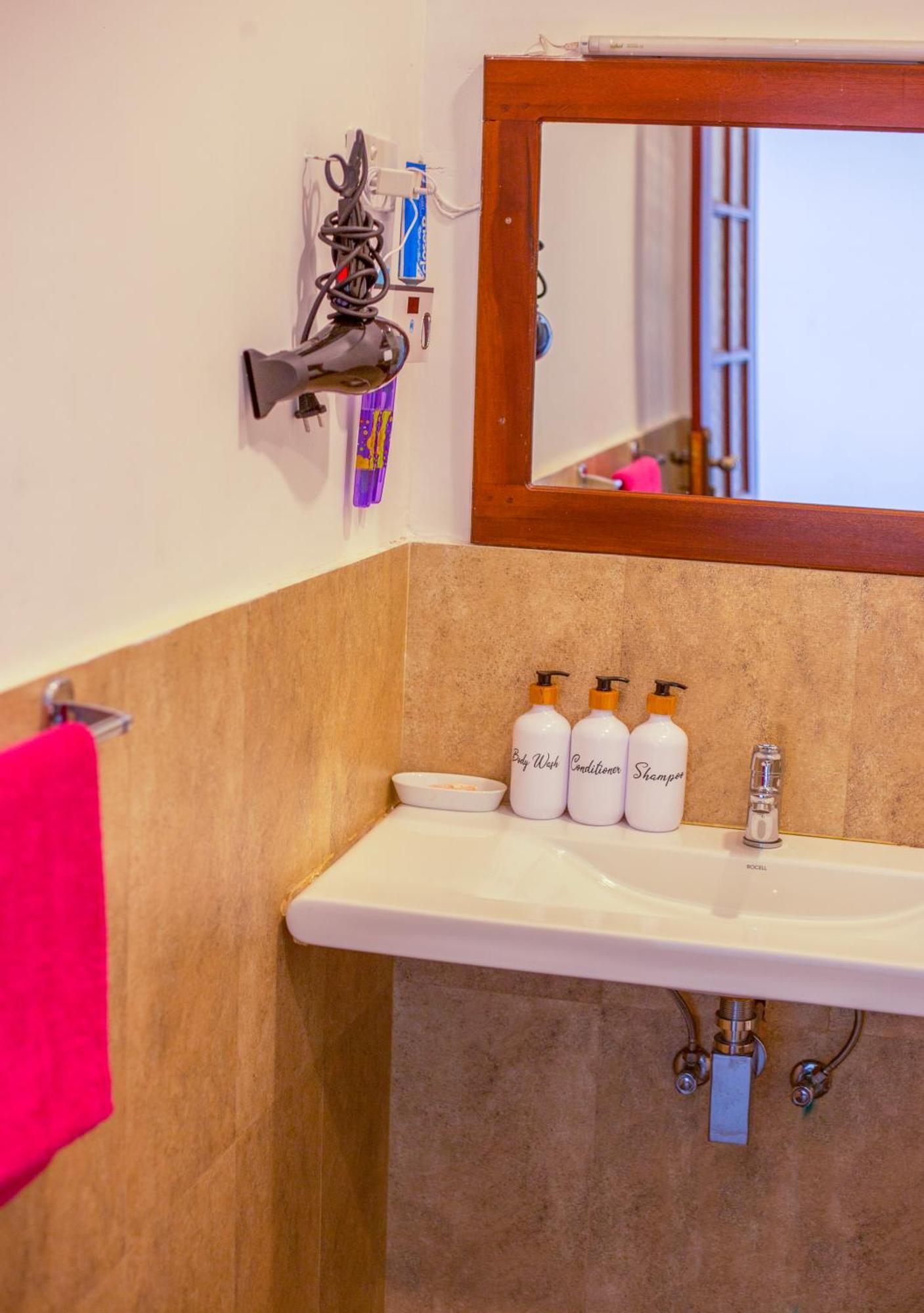 Rawana Den Inn 3*