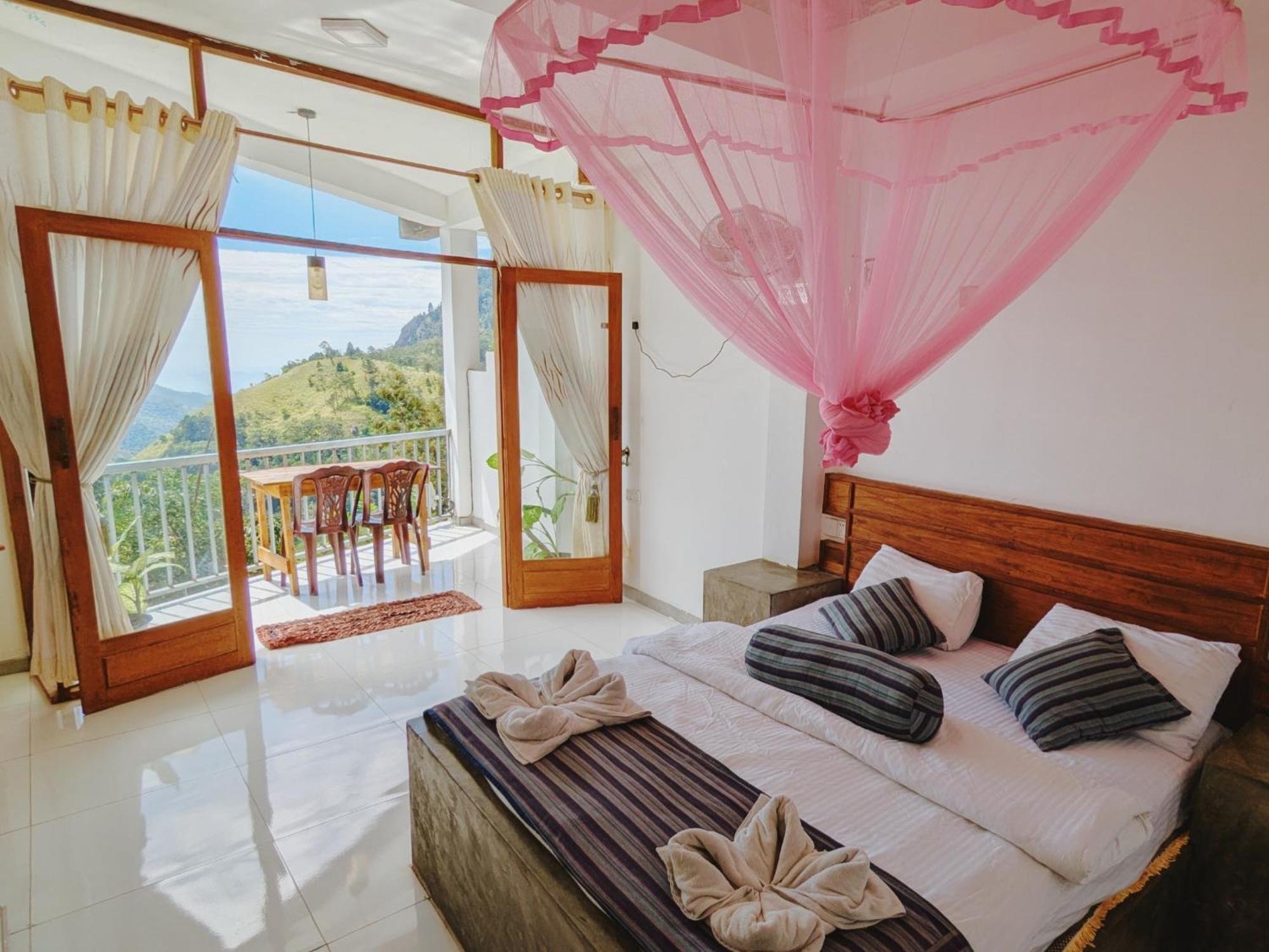 Rock Paradise Guest house *