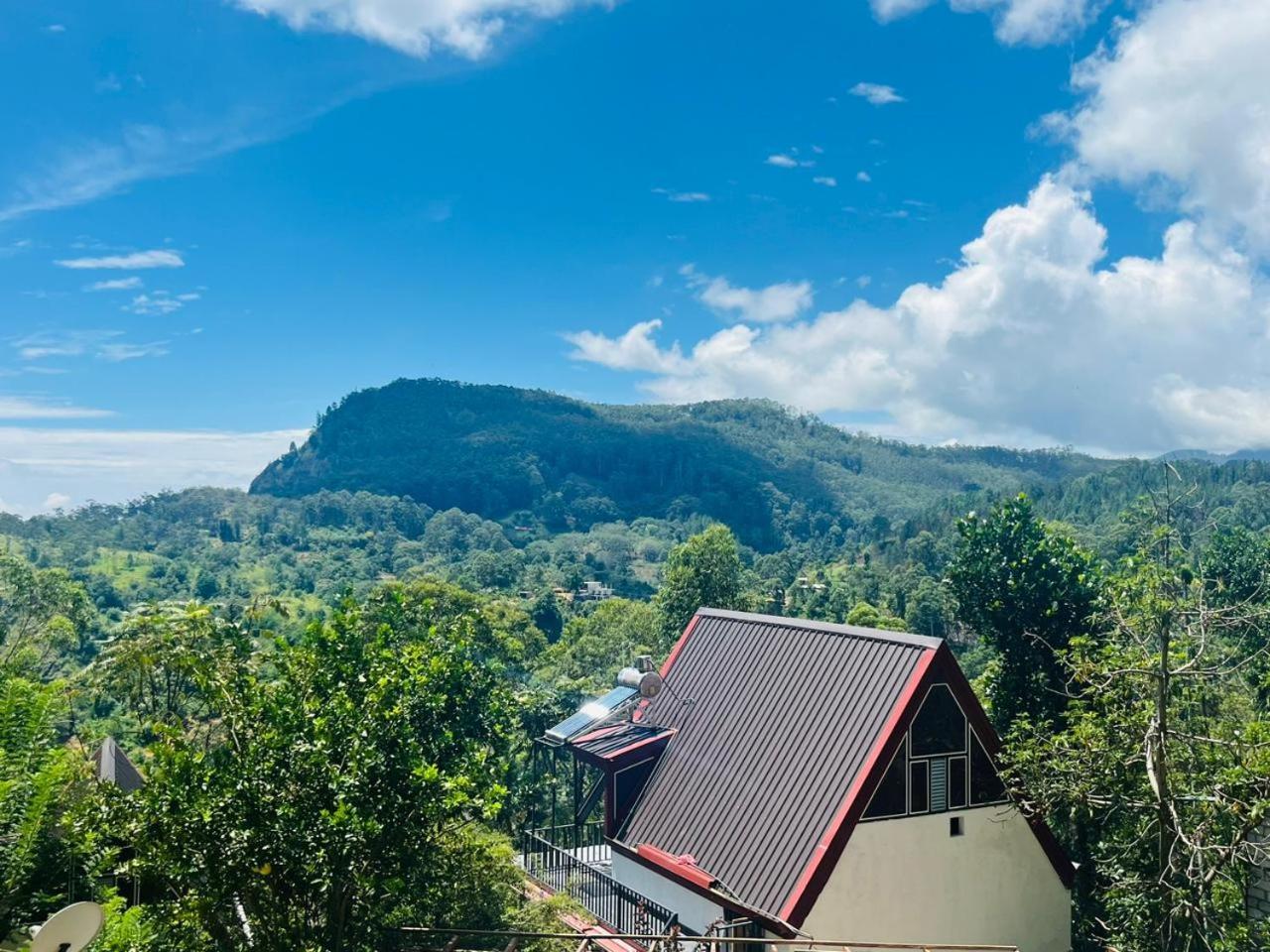 Cloudy Hill Lodge *
