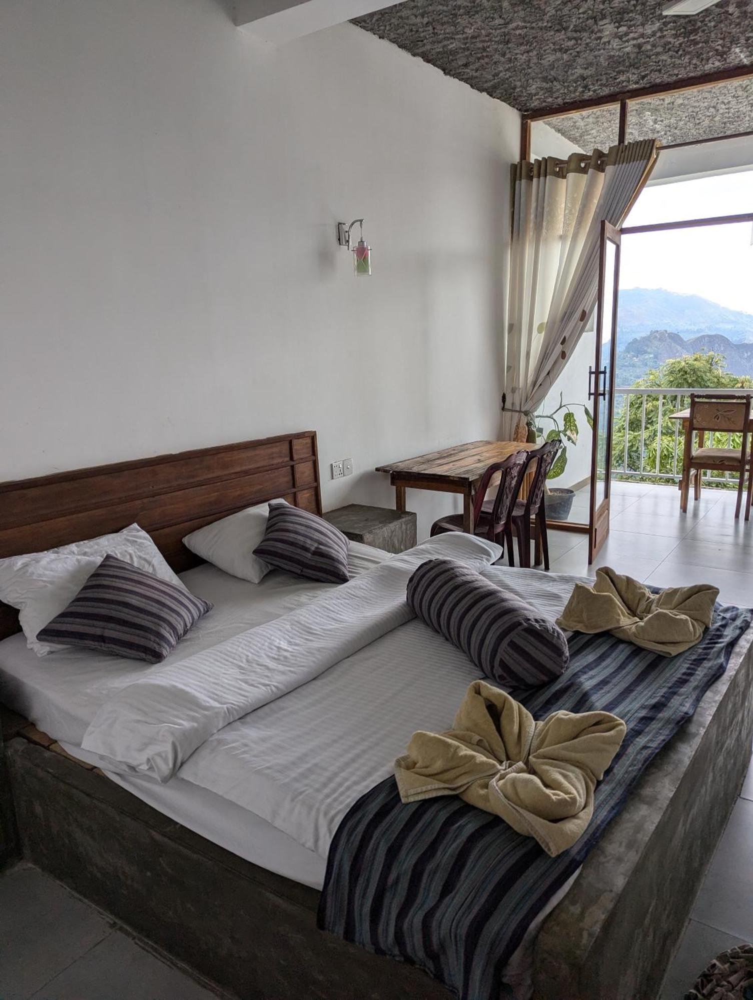 Rock Paradise Guest house *