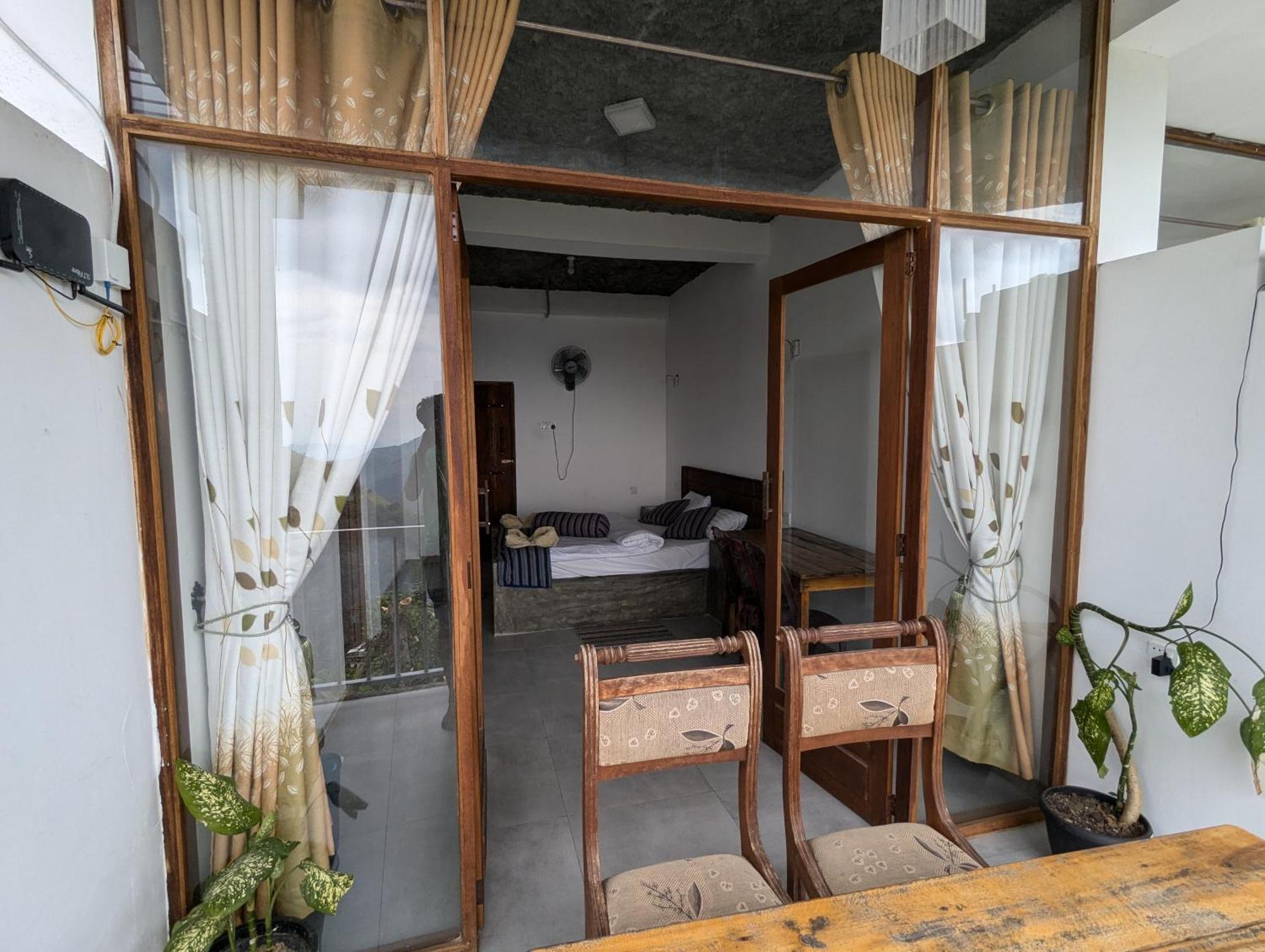 Rock Paradise Guest house Ella