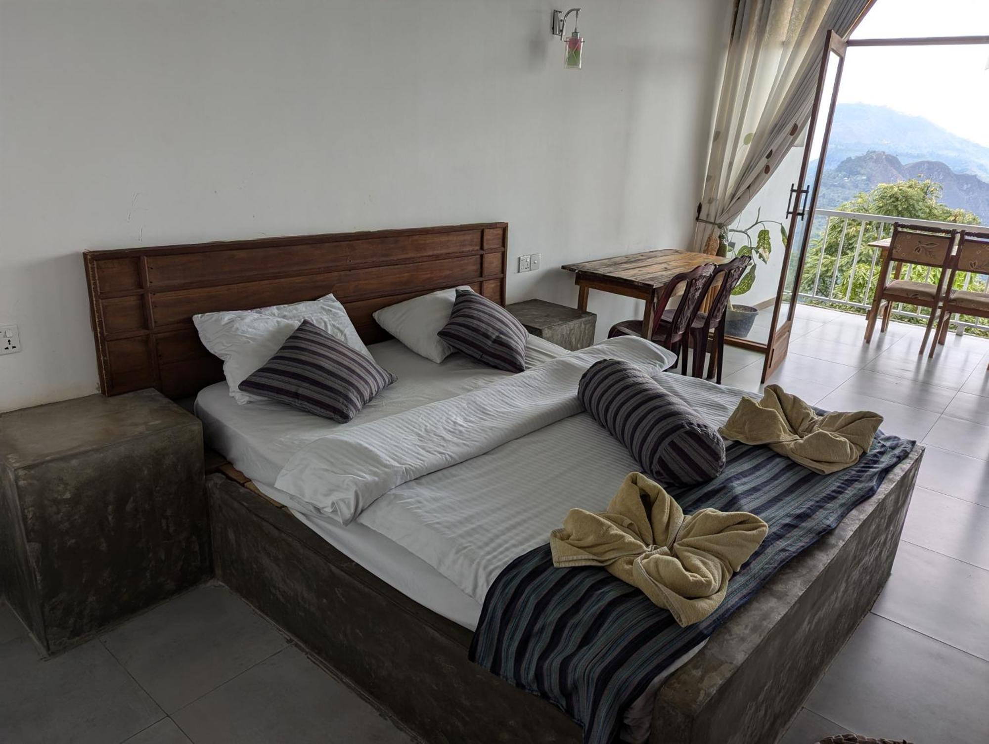 Rock Paradise Guest house *