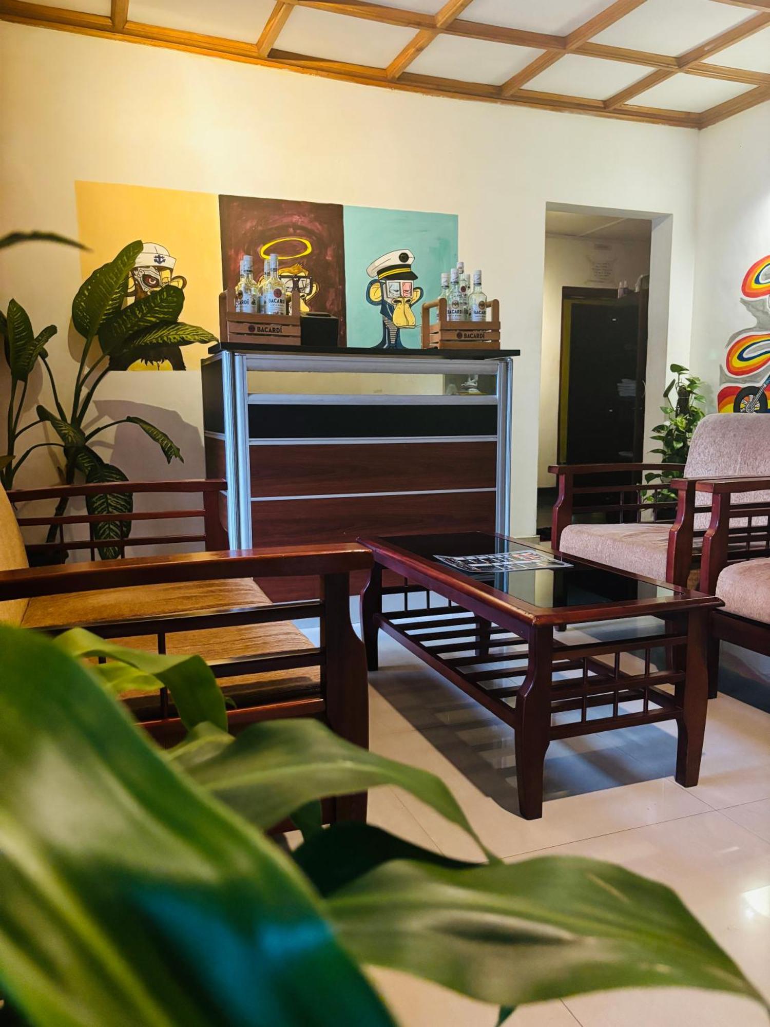 Mad Monkey And Lounge Hostel