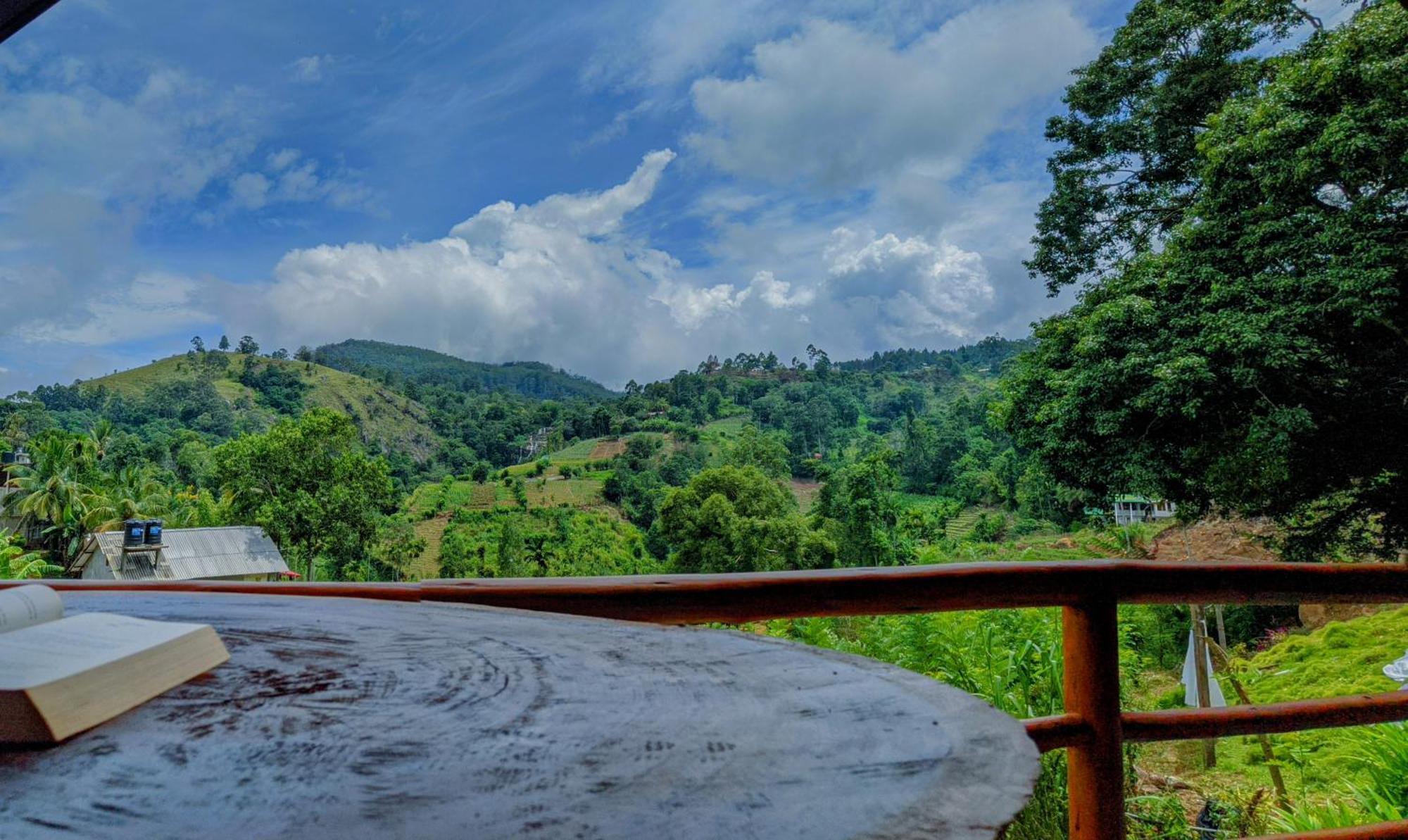 Lovers View Ella