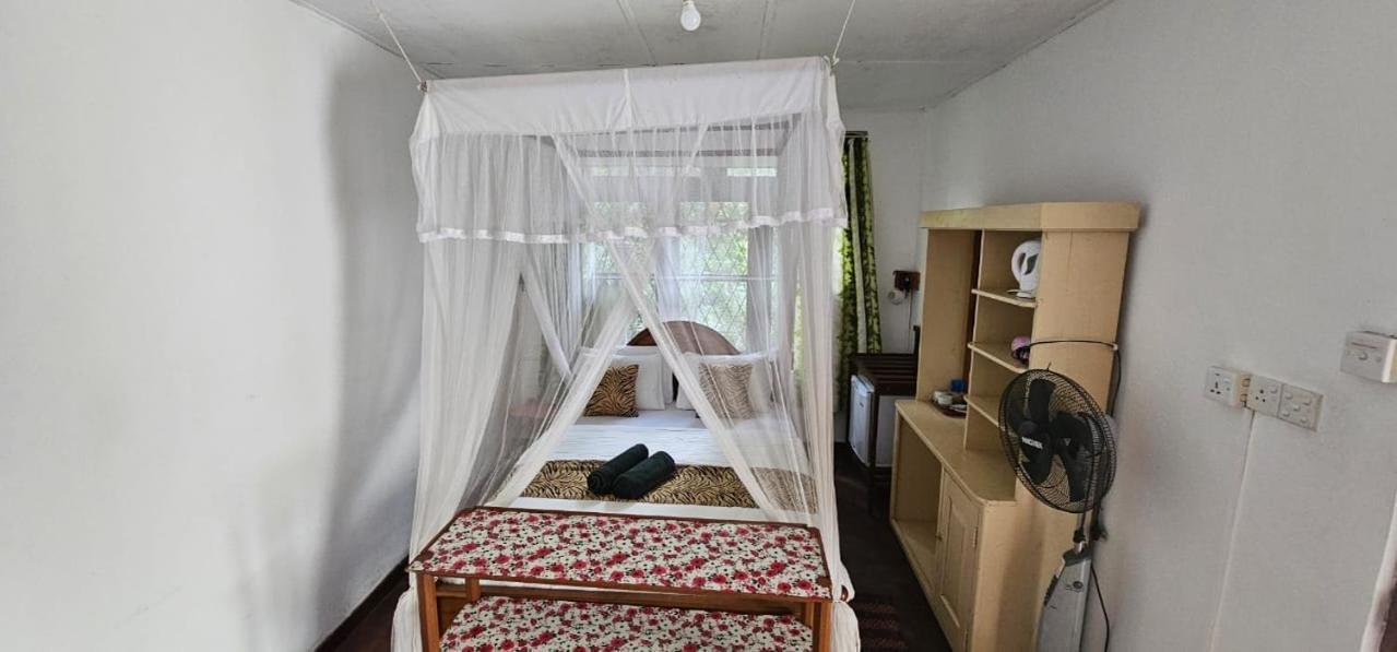 Hilltop Guest house Ella