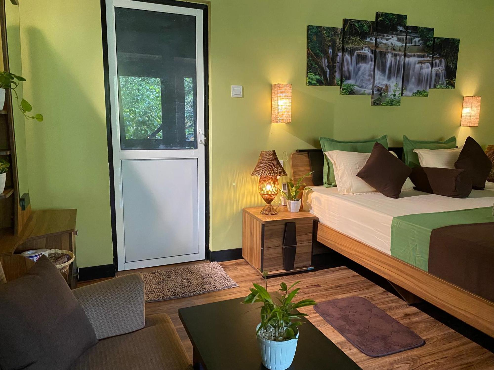 Alone Cage Bed & Breakfast