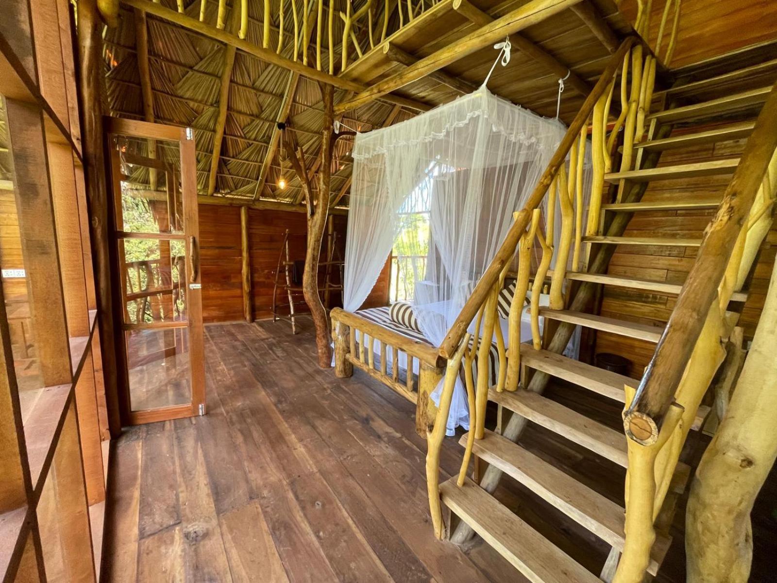 Wood Palace Hotel 5*