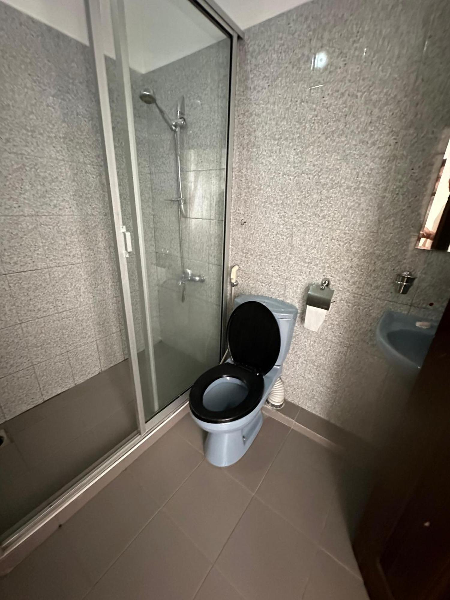 Breeze Hotel 3*