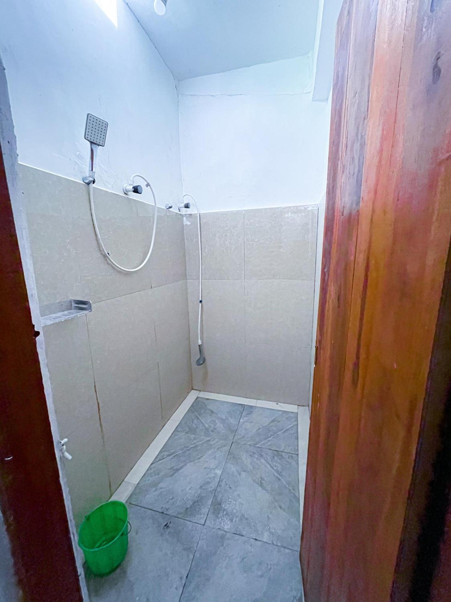 New Uduwara Guest Hotel *