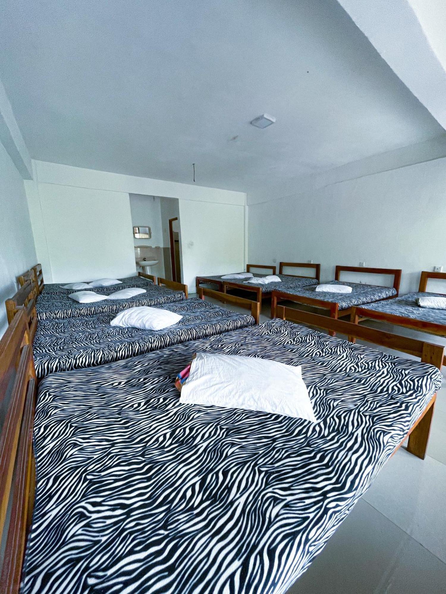 New Uduwara Guest *
