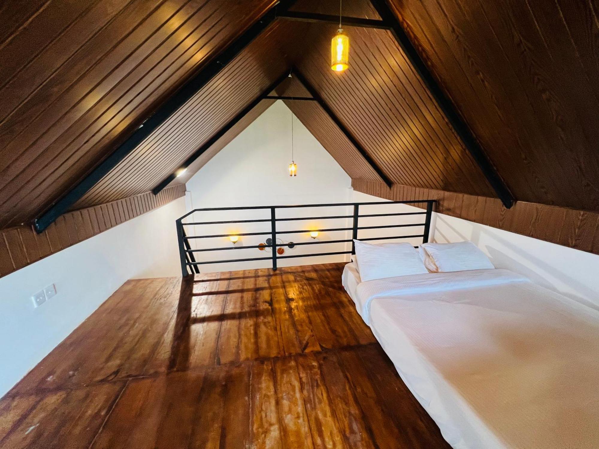 Dolape Lodge *