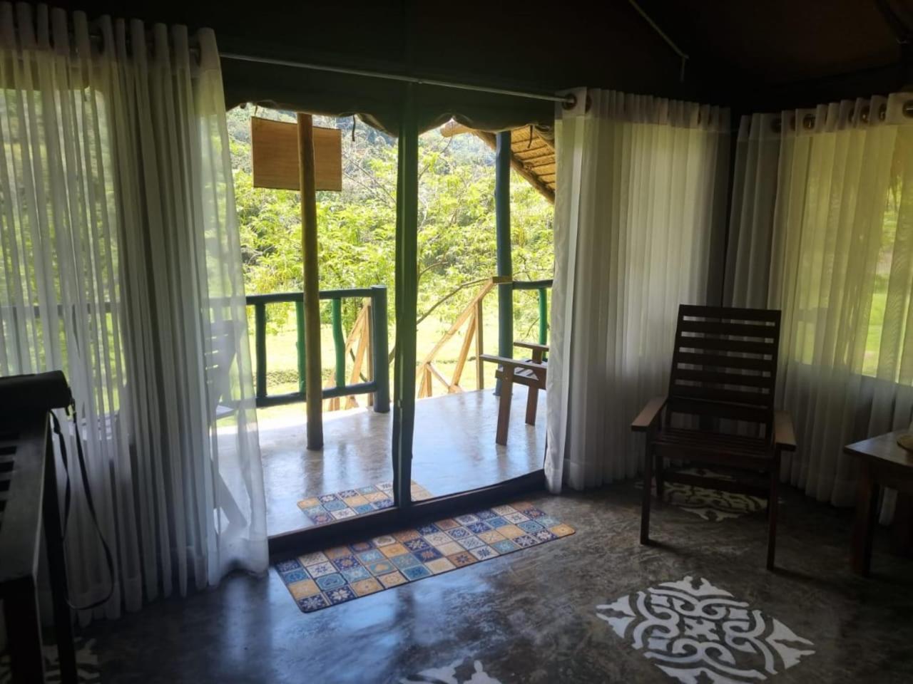 Resort Jungle Ella