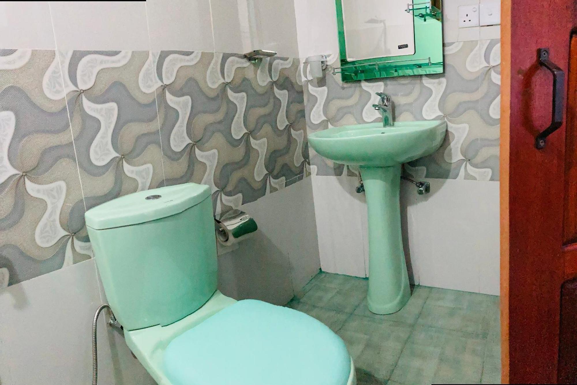 Curve Guest house Ella