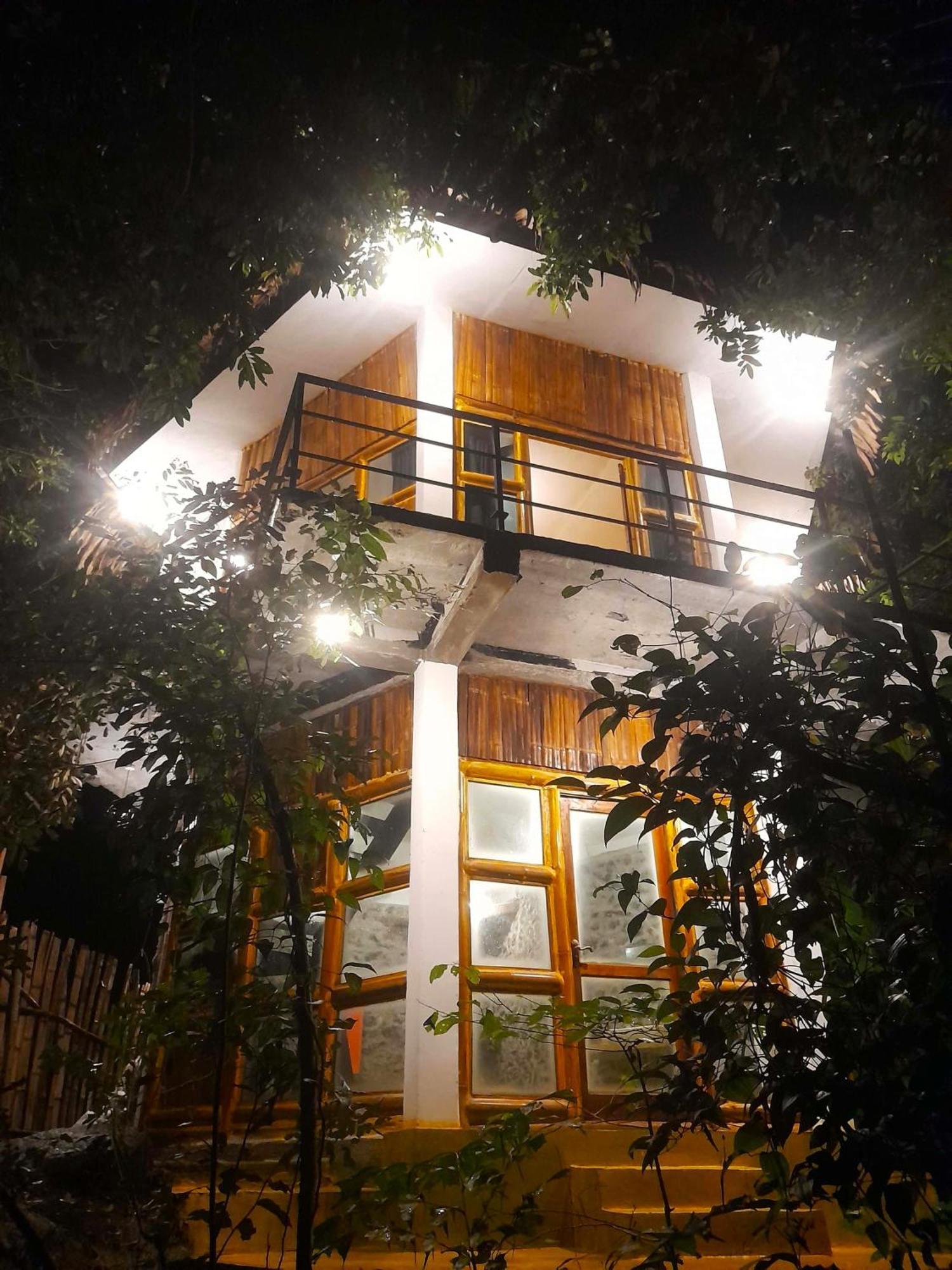 Lodge Ravan *